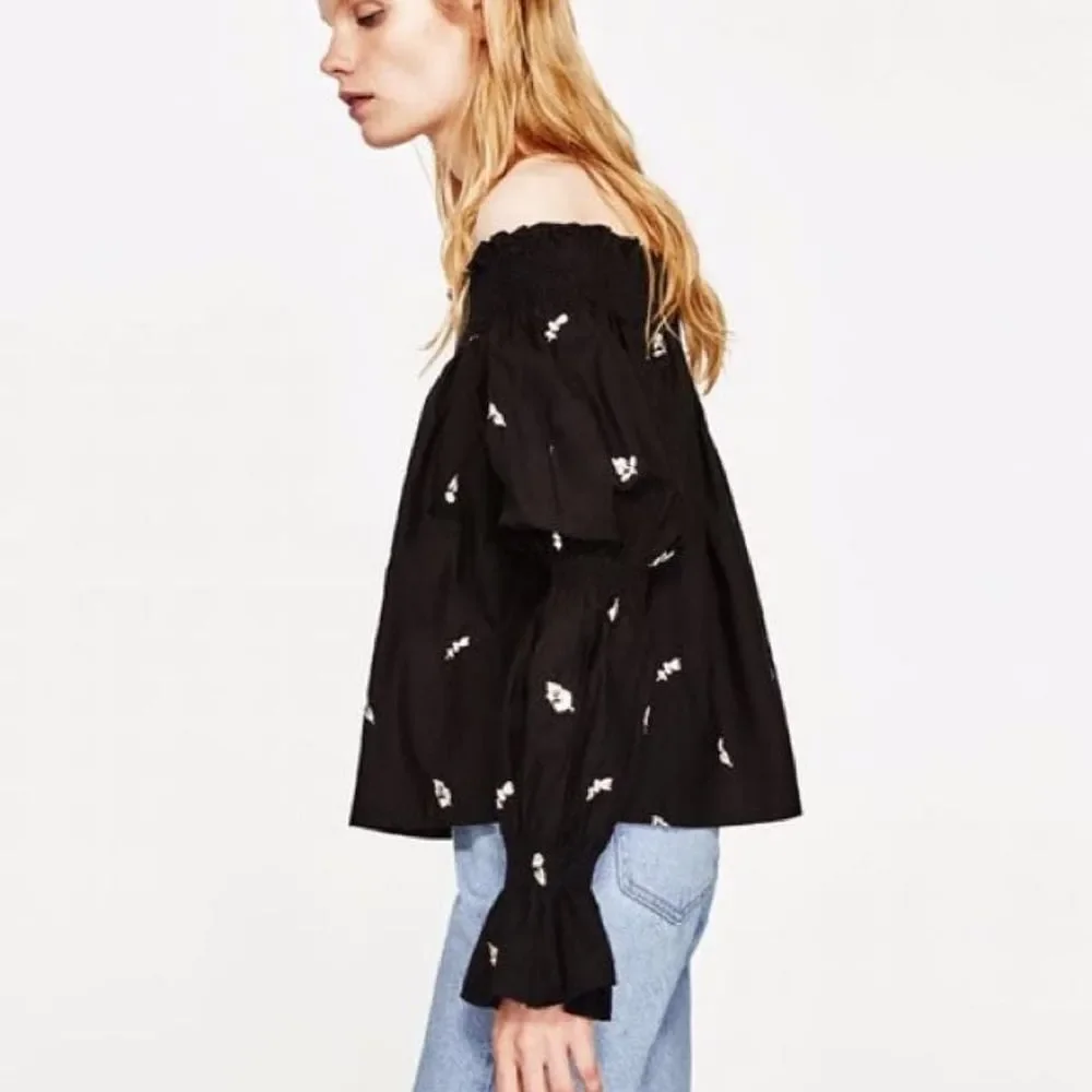 Zara Off Shoulder Embroidered Peasant Blouse Top Black Boho Romantic Size S
